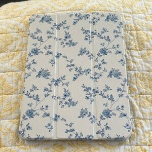 10.9 ipad AIR 4/5 case with pen slot